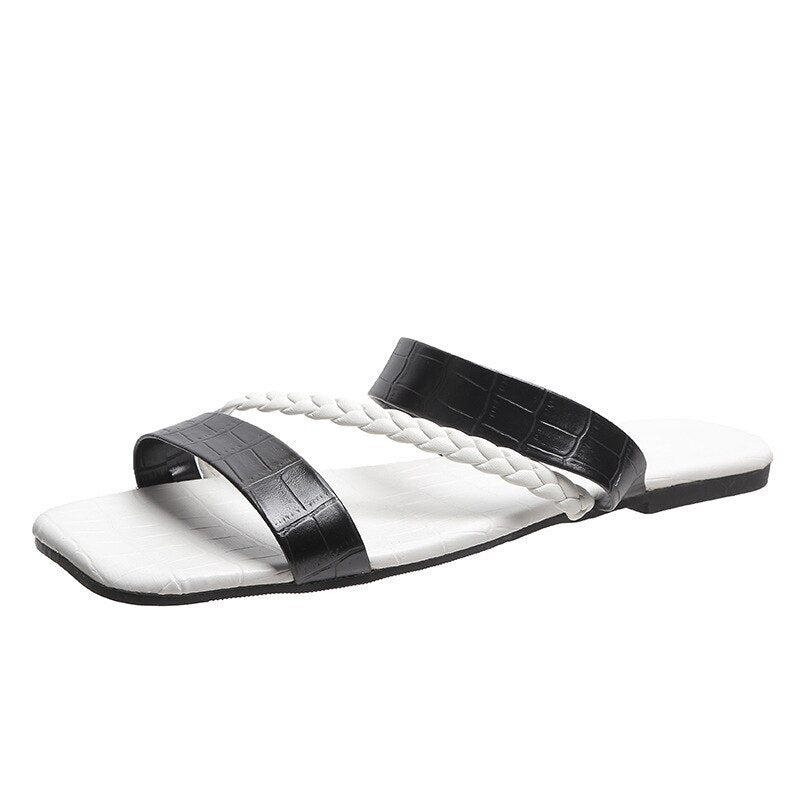2022 Summer New Sandals for Women Flat Woven Bag Slippers Black and White and Color Matching Plus Size Women Shoes 43 44 45